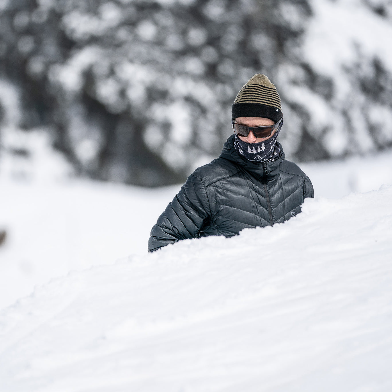 Le freerider Ugo Troubat avec les lunettes de soleil Loubsol Noyer