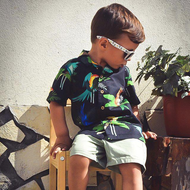 Petit garçon avec les lunettes de soleil Loubsol Minifarer